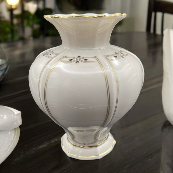 VTG Lenox Vase Vanguard Collection Ivory Gold Enamel Accent Tabletop Centerpiece - Picture 1 of 10